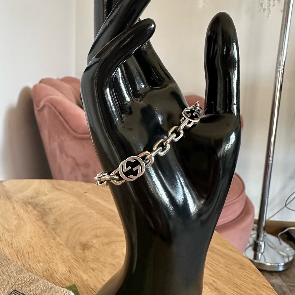 Gucci Silver Interlocking G Link Bracelet - Picture 3 of 9